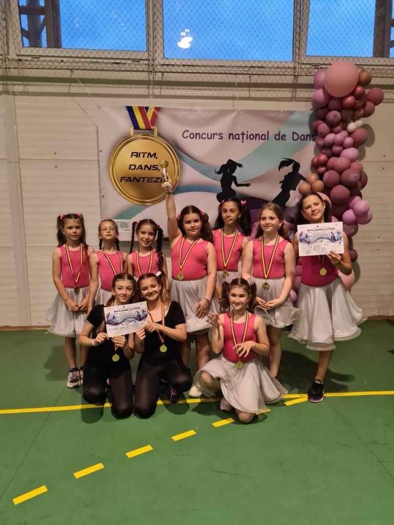 Foto. Elevele cercului de gimnastică de la Palatul Copiilor Cluj -Structura Turda, rezultate deosebite la Concursul Național de Dans ” Ritm, Dans, Fantezie”